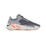 Yeezy 700 MAGNET