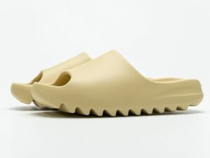 Yeezy Slide Dessan